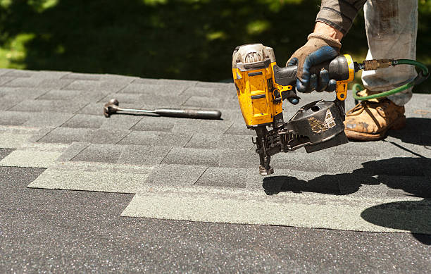 Best Roof Gutter Cleaning  in Wolcott, IN